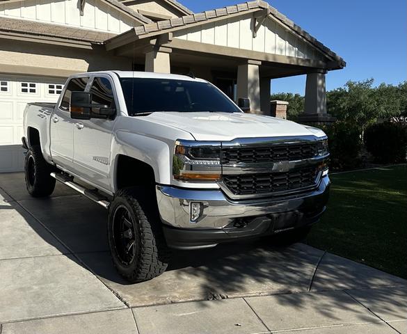 Photo of 2018 White Chevrolet Silverado 1500