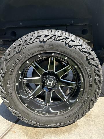Photo of 2018 White Chevrolet Silverado 1500