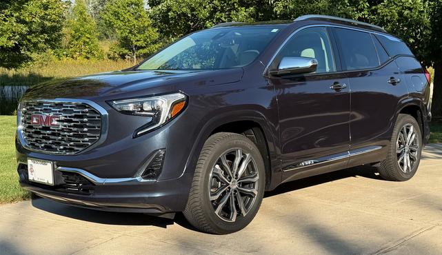 Photo of 2018 Blue GMC Terrain