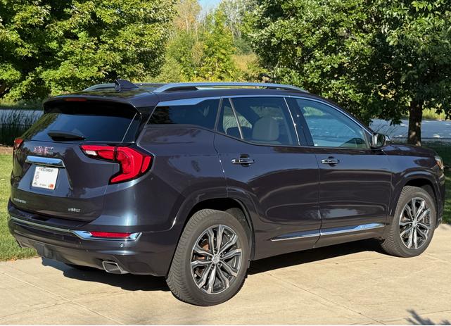 Photo of 2018 Blue GMC Terrain