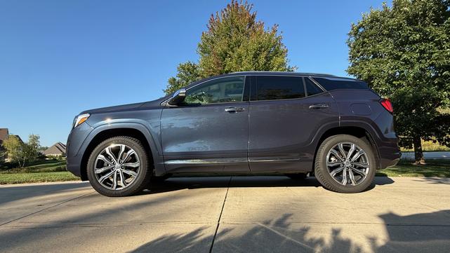 Photo of 2018 Blue GMC Terrain