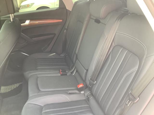 Photo of 2023 White Audi Q5