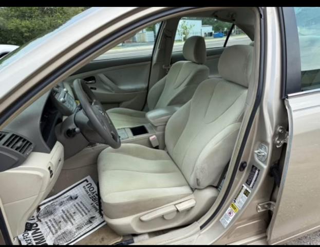 Photo of 2009 Gold Toyota Camry