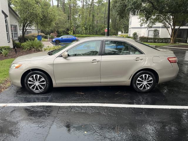 Photo of 2009 Gold Toyota Camry