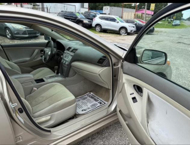 Photo of 2009 Gold Toyota Camry
