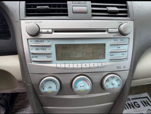 Photo of 2009 Gold Toyota Camry
