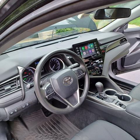 Photo of 2022 Black Toyota Camry Hybrid