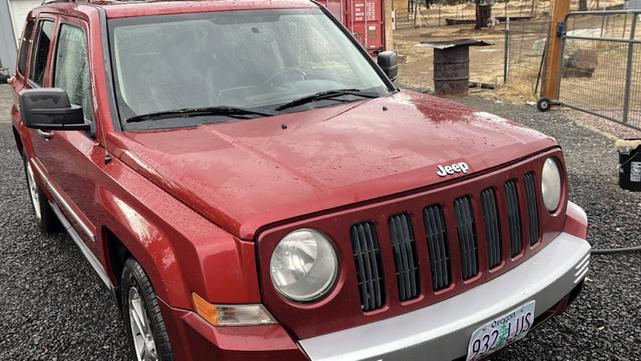 Photo of 2008 Red Jeep Patriot