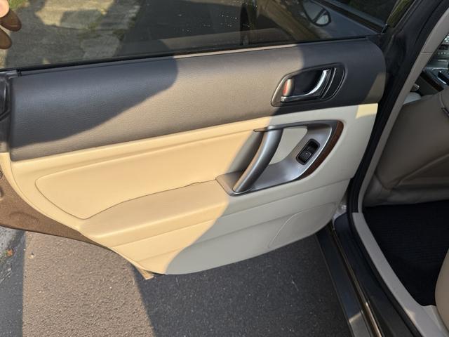 Photo of 2009 Brown Subaru Outback