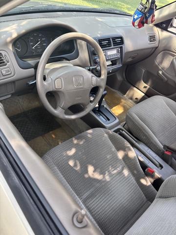 Photo of 2000 Gold Honda Civic