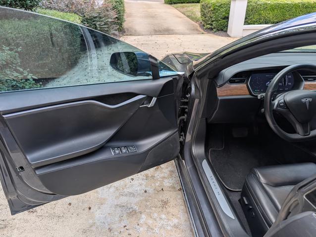 Photo of 2020 Gray Tesla Model S