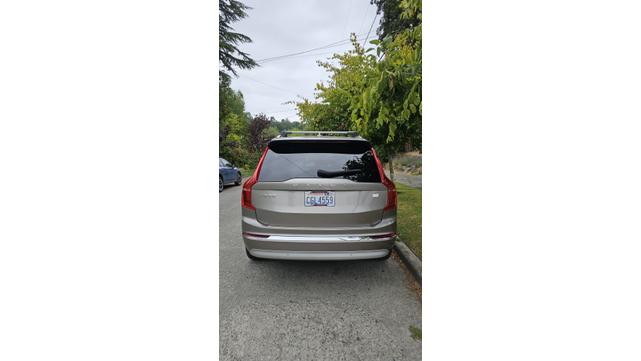 Photo of 2022 Beige Volvo XC90 Recharge Plug-In Hybrid