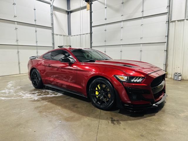 Photo of 2015 Red Ford Mustang