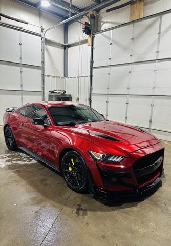 Photo of 2015 Red Ford Mustang