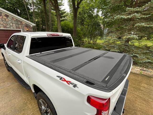 Photo of 2022 White Chevrolet Silverado 1500