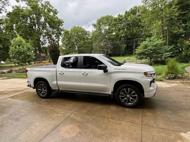 Photo of 2022 White Chevrolet Silverado 1500