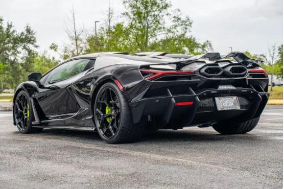 Photo of 2024 Black Lamborghini Revuelto