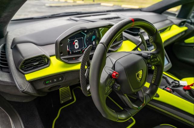 Photo of 2024 Black Lamborghini Revuelto
