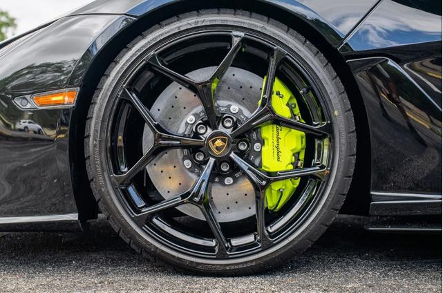 Photo of 2024 Black Lamborghini Revuelto