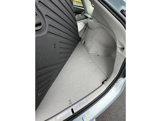 Photo of 2015 Blue Toyota Prius Plug-in