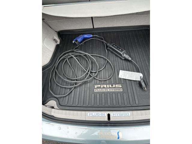 Photo of 2015 Blue Toyota Prius Plug-in