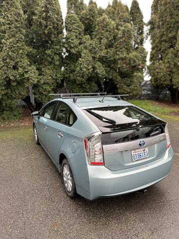 Photo of 2015 Blue Toyota Prius Plug-in
