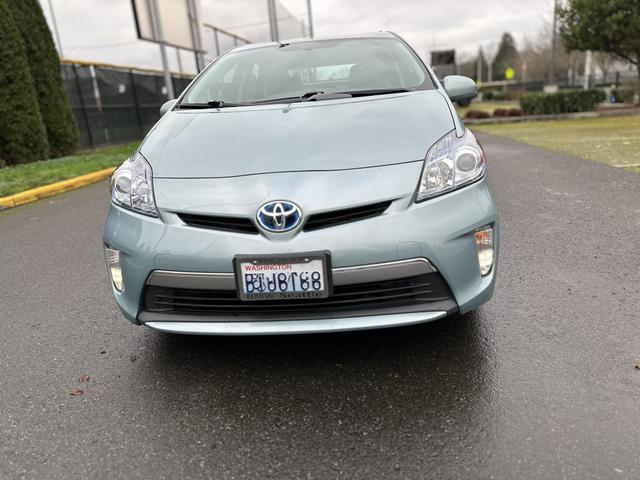 Photo of 2015 Blue Toyota Prius Plug-in