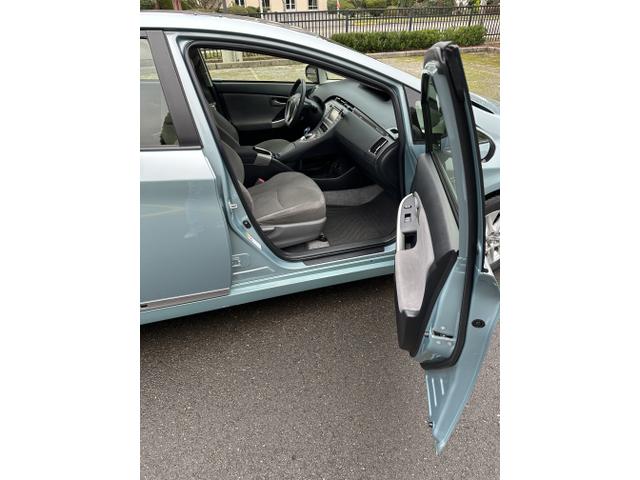 Photo of 2015 Blue Toyota Prius Plug-in