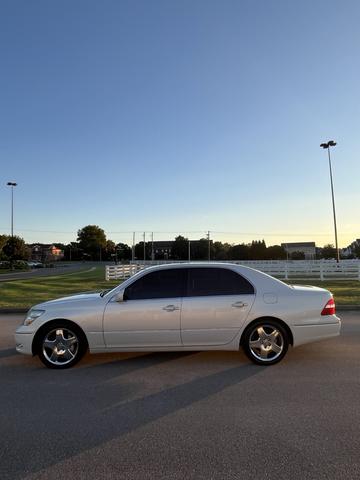 Photo of 2005 White Lexus LS 430