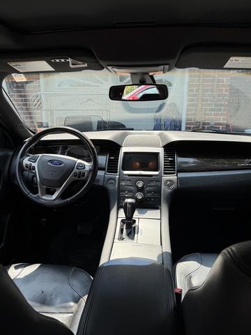Photo of 2016 Gray Ford Taurus