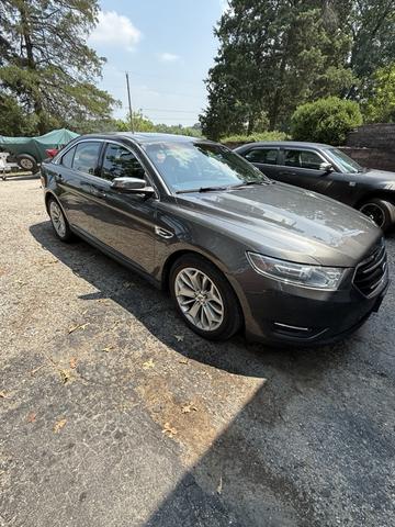 Photo of 2016 Gray Ford Taurus