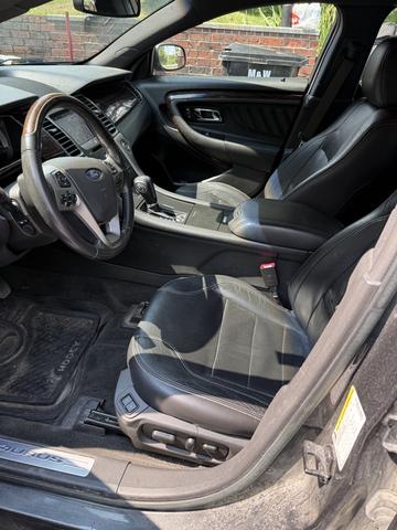 Photo of 2016 Gray Ford Taurus