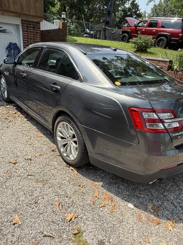 Photo of 2016 Gray Ford Taurus