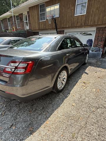 Photo of 2016 Gray Ford Taurus