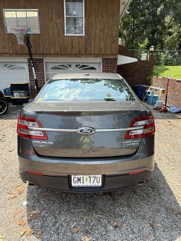 Photo of 2016 Gray Ford Taurus