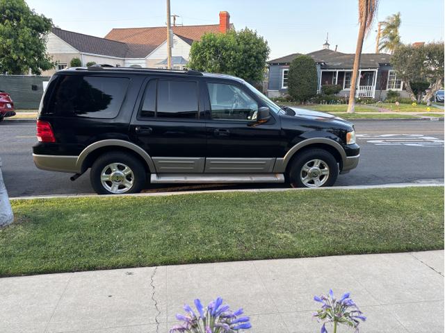 Photo of 2004 Black Ford Expedition