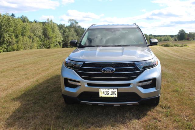 Photo of 2022 Silver Ford Explorer