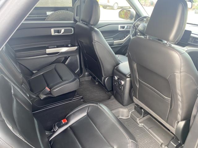 Photo of 2022 Silver Ford Explorer
