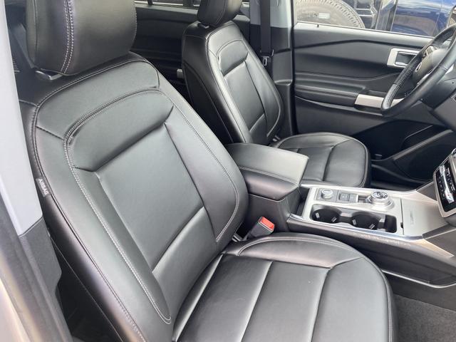 Photo of 2022 Silver Ford Explorer