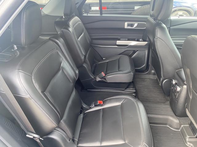 Photo of 2022 Silver Ford Explorer
