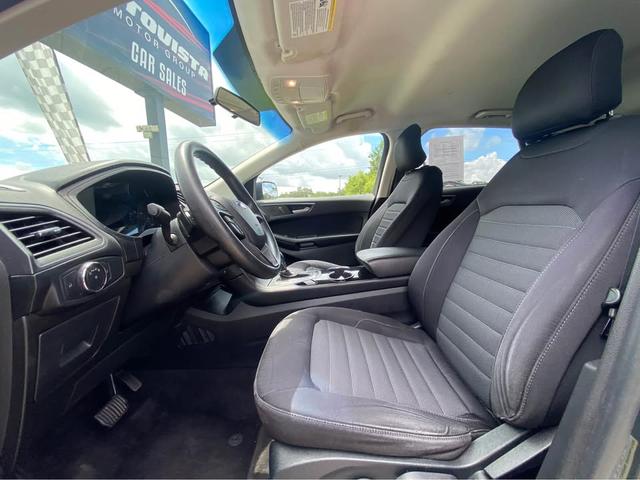 Photo of 2016 Blue Ford Edge
