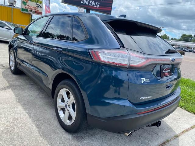Photo of 2016 Blue Ford Edge