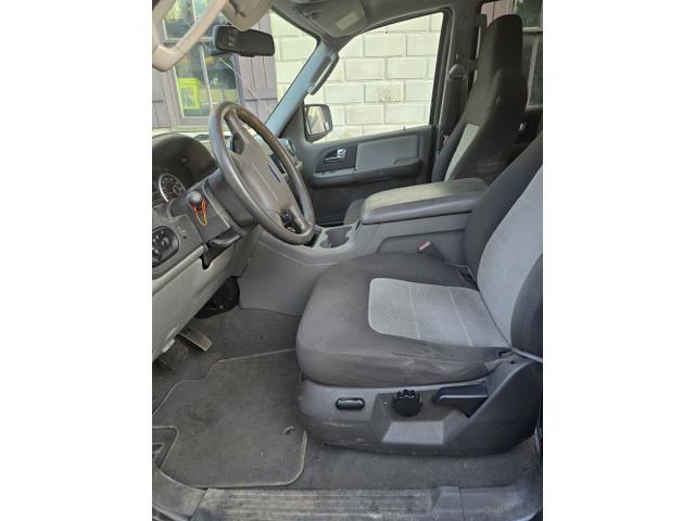 Photo of 2006 Gray Ford Expedition