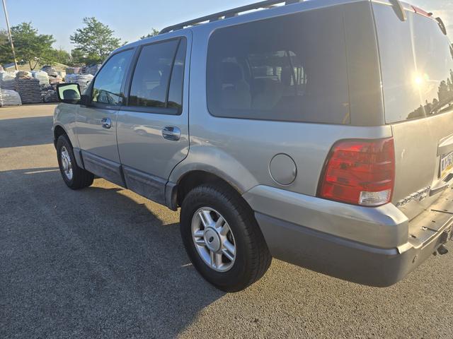 Photo of 2006 Gray Ford Expedition