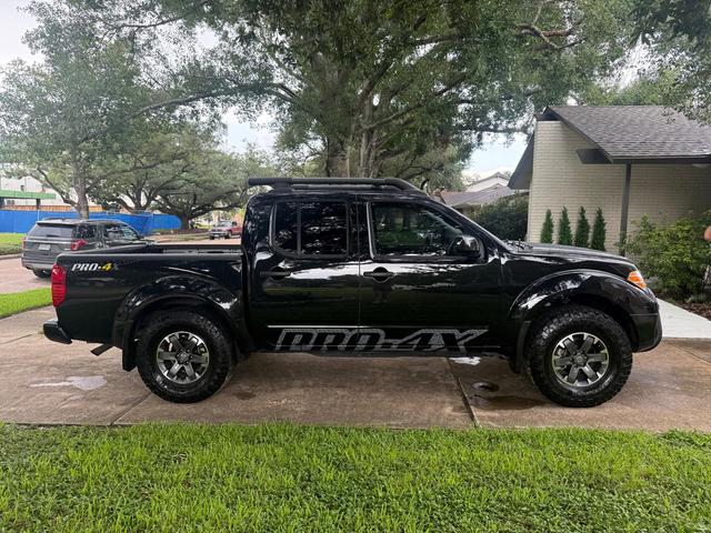 Photo of 2020 Black Nissan Frontier