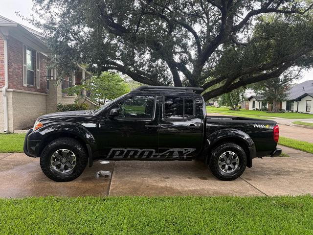Photo of 2020 Black Nissan Frontier