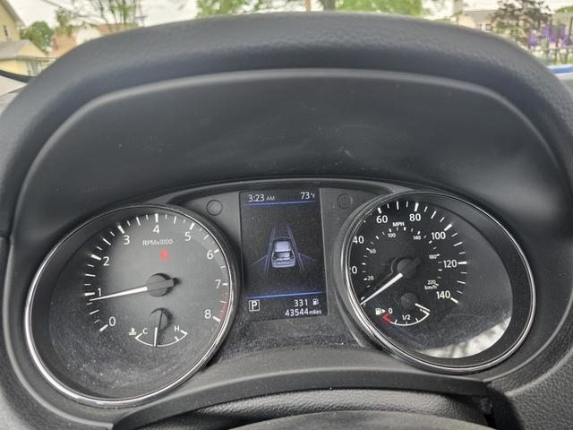 Photo of 2020 Blue Nissan Rogue