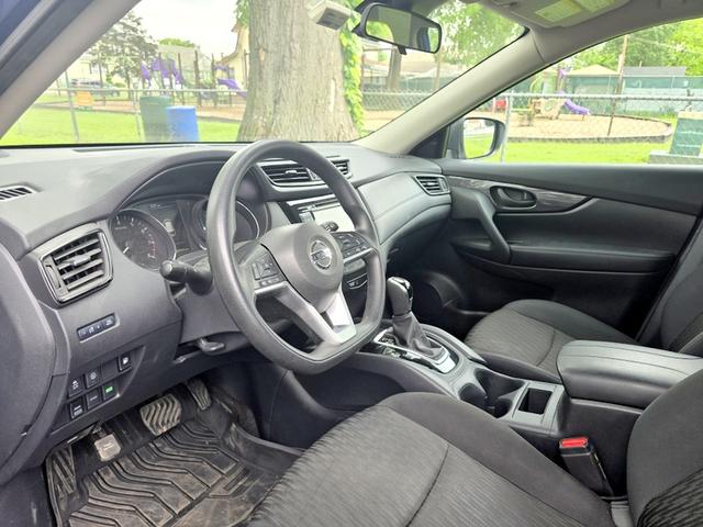 Photo of 2020 Blue Nissan Rogue