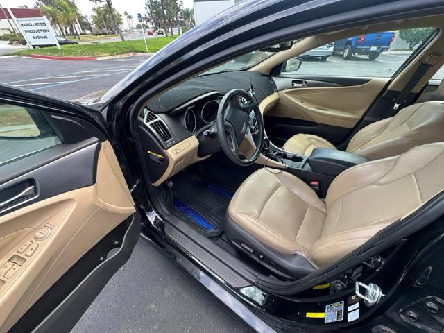 Photo of 2012 Black Hyundai SONATA Hybrid