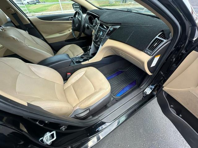 Photo of 2012 Black Hyundai SONATA Hybrid